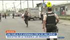 Al menos 6 personas fueron víctimas de ataques armados en Guayaquil en las últimas 24 horas, dos de ellas presentan tatuajes alusivos a una banda delictiva. 

Vía: Astrid Singre