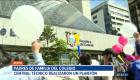 Padres de familia del Colegio Central Técnico realizaron un plantón en los exteriores del Ministerio de Educación, en el norte de Quito. El objetivo es pedir mayor seguridad y reformas a la Ley de Educación Intercultural.

Vía: Nathalie Jiménez