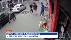 Un joven se enfrentó a varios delincuentes que intentaron robarle sus pertenencias en el sector de El Quinche, en el nororiente de Quito. El hecho generó preocupación entre vecinos y comerciantes de la zona quienes piden mayor resguardo policial.

Un reportaje de Gustavo Jaramillo