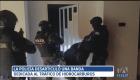 16 militares de tropa y un integrante de 'Los Choneros', están entre los detenidos por tráfico ilegal de hidrocarburos. El ministro John Reimberg, anunció que el perjuicio al Estado es de 20 millones de dólares.

Un reportaje de María Fernanda Utreras