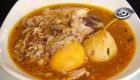 Entre celebraciones y cazuelas humeantes, el puchero también fue protagonista de la Independencia en 1822. Con más de 30 ingredientes, es una joya de la gastronomía mestiza. Hoy revive como un emblema del sabor y la historia nacional.
