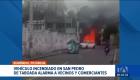 Temor en San Pedro de Taboada, tras el incendio de un vehículo por parte de varios hombres. Los ocupantes del automóvil fueron atendidos por paramédicos y trasladados a una casa de salud en Sangolquí.

Un reportaje de Gustavo Jaramillo