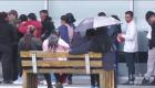 En el Registro Civil de Quitumbe, al sur de Quito, este lunes 20 de octubre se registraron largas filas para obtener cédulas. Usuarios denunciaron presuntos casos de corrupción y venta de turnos en el lugar.

Un reportaje de Brigette Mancheno