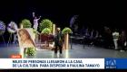 Miles de personas acudieron este martes 21 de octubre al Teatro de la Casa de la Cultura para despedir a Paulina Tamayo. Su sepelio se realizará este miércoles en la Basílica del Voto Nacional.

Un reportaje de Ismenia Solórzano