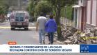Una nueva obra ejecutada por el Municipio preocupa a los vecinos y comerciantes del sector Las Casas, al norte de Quito. Sus habitantes rechazan la construcción de un sendero seguro.

Un reportaje de Brigette Mancheno