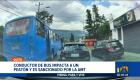 El conductor de un bus de transporte público que impactó a un peatón, y un taxista que invadió la ciclovía y un paso peatonal, fueron sancionados por la Agencia Metropolitana de Tránsito. Deberán pagar una multa de 70 dólares con 50 centavos. El chofer del bus registra más de 26 sanciones de tránsito en su historial.

Un reportaje de Juan Miguel Rodríguez
