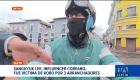 Tres delincuentes le arrebataron sus pertenencias a Sanghyeok Lee, influencer coreano, mientras grababa en el boulevar 24 de Mayo, en el centro de Quito. Un reportaje de Mishell Villacis