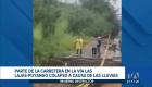 El fuerte temporal provocó el colapso de la vía Las Lajas – Puyango. Los cantones Salitre y Milagro están en emergencia tras el desbordamiento de varios ríos. Un reportaje de Ricardo Cruzatty
