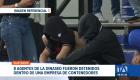 Agentes de la Dinased fueron detenidos en Guayaquil. Las evidencias halladas generan dudas sobre la legalidad de un procedimiento realizado por la unidad. Un reportaje de Catalina García