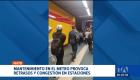 El desgaste natural de las unidades del Metro de Quito obliga a que se realicen trabajos técnicos preventivos. Autoridades piden paciencia a los usuarios. Un reportaje de Brigette Mancheno
