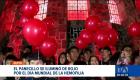 En el marco del Día Mundial de la Hemofilia, el Panecillo se iluminó de rojo para visibilizar esta condición. Pacientes piden acceso a tratamientos. Un reportaje de Ismenia Solórzano