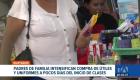 A pocos días del inicio de clases en el régimen Costa, los padres de familia se vuelcan a los puntos de venta de uniformes y útiles escolares. Un reportaje de Ricardo Cruzatty