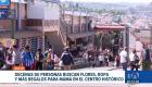 Los mercados y centros comerciales del norte de la capital registran una alta afluencia de compradores de último momento por el Día de la Madre. Un reportaje de Ismenia Solórzano