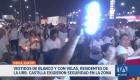 Más de 200 residentes salieron a las calles para exigir mejoras urgentes en la señalización vial en la Vía a Samborondón. Un reportaje de Camila Guevara