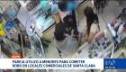 Cámaras de seguridad registraron la indignante modalidad de robo en Quito, donde adultos manipulan a niños para distraer y sustraer pertenencias. Un reportaje de Gustavo Jaramillo