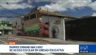 Padres de los estudiantes protagonizaron un plantón tras denunciar un grave caso de acosos escolar dentro de la institución fiscal. Un reportaje de Nathalie Jiménez