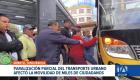 Una medida de hecho por parte del gremio de transportistas limitó el servicio de transporte en Ambato. Ciudadanos pagaron hasta USD 0.80 para movilizarse. Un reportaje de Edith Jácome