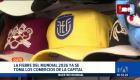 A pocos días del inicio del Mundial, los comercios registran un fuerte incremento en la demanda de indumentaria y artículos deportivos. Un reportaje de Mishell Villacís