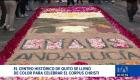 El Centro Histórico de la capital albergó a decenas de ciudadanos durante las tradicionales ceremonias religiosas. Un reportaje de Brigette Mancheno