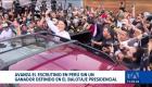 La candidata Keiko Fujimori alcanza el 50.016% frente al 49.984% obtenido por el izquierdista Roberto Sánches. Un reportaje de Belén Merizalde