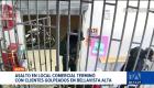 Moradores y comerciantes del norte de Quito denuncian la violencia de una banda delictiva que atacó un establecimiento del sector. Un reportaje de Gustavo Jaramillo