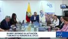 Su renuncia se da tras un video viral con José de la Gasca a sus espaldas. El concurso para Fiscal General permanece suspendido.