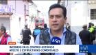 Un incendio estructural en el centro de Quito afectaron a dos inmuebles. Las autoridades verificaron que ninguno de los locales poseía permisos de funcionamiento. Un reportaje de Juan Miguel Rodríguez