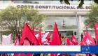 La normativa aprobada por el Legislativo obliga a los municipios y prefecturas a invertir el 70 % de sus presupuestos en obra pública. Un reportaje de Karen Haro