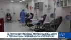 Un dictamen de la Corte Constitucional obliga a las instituciones públicas a adaptar las jornadas y entornos de trabajo para personas con enfermedades catastróficas. Un reportaje de Belén Merizalde