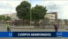 El documento detalla la situación en los hospitales Guasmo Sur y Monte Sinaí, donde pacientes reportan malos olores en los recintos de salud. Un reportaje de Catalina García