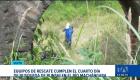 Grupos de rescate mantienen los rastreos en la quebrada del afluente mientras allegados acompañan las labores con la esperanza de hallarla. Un reportaje de Melissa Herrera