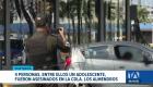 Hombres armados dispararon contra un grupo de personas frente a un local de comida. Agentes de criminalística levantaron más de 50 indicios balísticos. Un reportaje de Camila Guevara