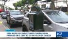 La iniciativa municipal busca evitar el parqueo prolongado en la vía pública, pero genera un intenso debate entre comerciantes y conductores. Un reportaje de Ever Moreira