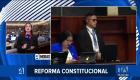 Entre reparos por la falta de límites y fiscalización en el proyecto de ley, el pleno analiza la modificación constitucional para combatir al crimen organizado. Un reportaje de Karen Haro