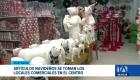 Locales comerciales empezaron a exhibir árboles, luces y adornos de navidad. Ciudadanos adelantan sus compras navideñas con meses de anticipación. Un reportaje de Ricardo Cruzatty