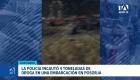 Una estructura delictiva con armamento de grueso calibre custodiaba la embarcación donde se hallaron cuatro toneladas en Posorja. Un reportaje de Catalina García