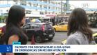 Una persona con discapacidad lleva cuatro días sin ser atendida en el hospital del IESS, mientras familiares de una bebé de tres meses exigen su traslado inmediato a otra casa de salud. Un reportaje de Nathalie Jiménez