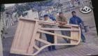 Hace más de tres décadas, una familia logró armar por primera vez un piano acústico completamente en Ecuador. Hoy ya son cuatro generaciones de los Verdugo, quienes mantienen vivo este oficio en la única fábrica del país dedicada a estos instrumentos. Una historia de trabajo, aprendizaje y tradición detrás de cada piano.