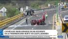 El siniestro vial involucró a cuatro automotores en la Panamericana Norte, a la altura del puente sobre el río Guayllabamba. Un reportaje de Gustavo Jaramillo