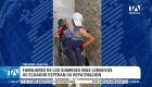 Los hermanos de 27 años de edad murieron en el vecino país, mientras sus familiares realizan trámites para lograr la repatriación de los restos. Un reportaje de Paula Kuhn