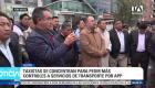 Representantes del gremio amarillo se congregaron en el norte de Quito para manifestar su rechazo a la operación de plataformas digitales de transporte y demandar mayores operativos de control a las autoridades. Un reporte de Stephany Paz