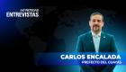 El prefecto del Guayas, Carlos Encalada, analizó las afectaciones en el sector agropecuario de la provincia a causa del fenómeno de El Niño y detalló las acciones de contingencia implementadas desde el gobierno provincial. Encalada señaló que los cultivos de maíz y arroz representan los frentes más vulnerables del aparato productivo local, por lo que se ha activado una asistencia financiera directa mediante un bono agrícola orientado a mitigar el impacto económico en los pequeños y medianos agricultores. Según la autoridad provincial, la articulación entre el apoyo crediticio, la asistencia técnica y la intervención oportuna en la infraestructura de drenaje e hídrica resulta prioritaria para proteger la soberanía alimentaria y sostener la economía rural durante la temporada invernal