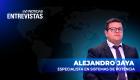 El especialista en sistemas de potencia y regulación fotovoltaica, Alejandro Jaya, analizó la situación del sistema eléctrico nacional y los factores técnicos que permitieron suspender las restricciones de energía al sector industrial. Jaya explicó que la incorporación de una nueva turbina de 115 MW en la central Paute Molino, sumada a la próxima entrada de más de 100 MW de generación térmica, otorga mayor margen operativo a la red eléctrica. Según el especialista, la diversificación del parque generador y el fortalecimiento de la infraestructura térmica resultan indispensables para dar estabilidad al suministro energético, reduciendo la vulnerabilidad frente a las variaciones hidrológicas del país