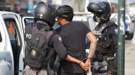 La Policía Nacional detuvo a un menor de edad durante un operativo antidelincuencial en Guayaquil.