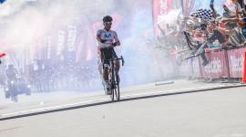 Richard Huera finalizando la etapa 8 de la vuelta en Costa Rica.