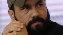 Luis Chonillo, alcalde del cantón Durán, llega con fuerte resguardo de seguridad a una rueda de prensa donde presentó "El Plan Cantonal de Convivencia Pacífica y Gobernanza Ciudadana de Durán"