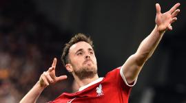 El 5 de octubre de 2023, Diogo Jota, jugador del Liverpool, celebró tras marcar el gol que dio al equipo una ventaja de 2-0 contra el Union SG en el partido del Grupo E de la UEFA Europa League, disputado en Liverpool, Reino Unido.