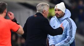 Davide Ancelotti (derecha) buscaba su primera oportunidad como entrenador principal de un equipo. Habla italiano, inglés y español con bastante fluidez, lo que le permite mantener buenas relaciones en el camerino.