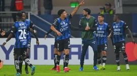 Patrick Mercado  (centro) es uno de los principales talentos ofensivos del cuadro rayado para la serie de repechaje ante Vasco da Gama.