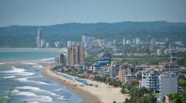 La playa es uno de los destinos más escogidos por los ecuatorianos en los días de feriado.